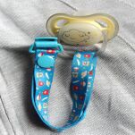 KOSMOS ZAWIESZKA DO SMOCZKA PRZYPINKA NA SMOCZEK Z KLIPSEM TASIEMKA DLA CHŁOPCA - 4