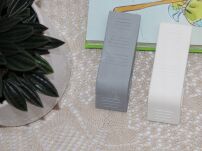 KREMOWY KLIN STOPER DO DRZWI BLOKADA ZABEZPIECZENIE  PRZED DZIEĆMI ODBOJNIK OCHRONA PALCÓW DZIECI + ZAWIESZKA - 8