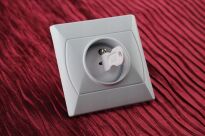 BLOKADY ZAŚLEPKI ZATYCZKI DO GNIAZDEK ZABEZPIECZENIE KONTAKTÓW PRZED DZIEĆMI ZAŚLEPKA Z BOLCEM 6 SZT - 5