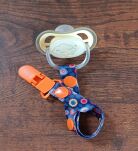 GRANATOWA W KWIATY ZAWIESZKA DO SMOCZKA PRZYPINKA NA SMOCZEK TASIEMKA KLIPS DLA DZIEWCZYNKI - 3