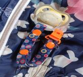 GRANATOWA W KWIATY ZAWIESZKA DO SMOCZKA PRZYPINKA NA SMOCZEK TASIEMKA KLIPS DLA DZIEWCZYNKI - 5