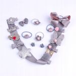 SZARY ZESTAW OZDOBNE SPINKI GUMKI FROTKI OZDOBY DO WŁOSÓW DLA DZIEWCZYNKI SPINECZKI W PUDEŁKU MIX - 4