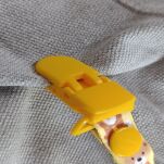 ŻÓŁTE MISIE PRZYPINKA ZAWIESZKA DO SMOCZKA NA SMOCZEK Z KLIPSEM DLA CHŁOPCA DZIEWCZYNKI - 5