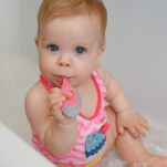 PIERWSZA SZCZOTECZKA DO MYCIA ZĘBÓW ANTYPOŚLIZGOWA AKUKU DLA NIEMOWLĄT DZIECI MIĘKKA RÓŻOWA 0-2L - 3