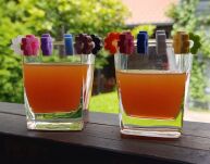 KWIATKI KOLOROWE ZNACZNIKI NA SZKLANKI KIELISZKI DRINKI NAPOJE SILIKONOWE NAKŁADKI ZESTAW 12SZT - 2