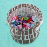 ORGANIZER POJEMNIK KOSZYK PUDEŁKO Z MATERIAŁU NA KLAMERKI KOSMETYKI DROBIAZGI USZTYWNIANY Z USZAMI - 3