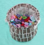 ORGANIZER POJEMNIK KOSZYK PUDEŁKO Z MATERIAŁU NA KLAMERKI KOSMETYKI DROBIAZGI USZTYWNIANY Z USZAMI - 3