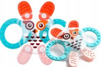 AKUKU LEKKA GRZECHOTKA Z GRYZAKIEM ZABAWKA MIĘKKI GRYZAK DLA NIEMOWLĄT DZIECI NA ZĄBKOWANIE KOSMO - 2